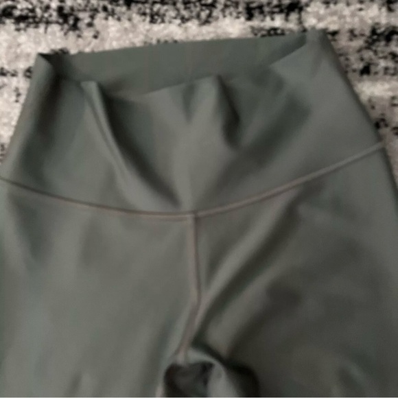Alo Yoga 7/8 High-Waist Airlift Green Leggings Women's Size Medium - Picture 6 of 7